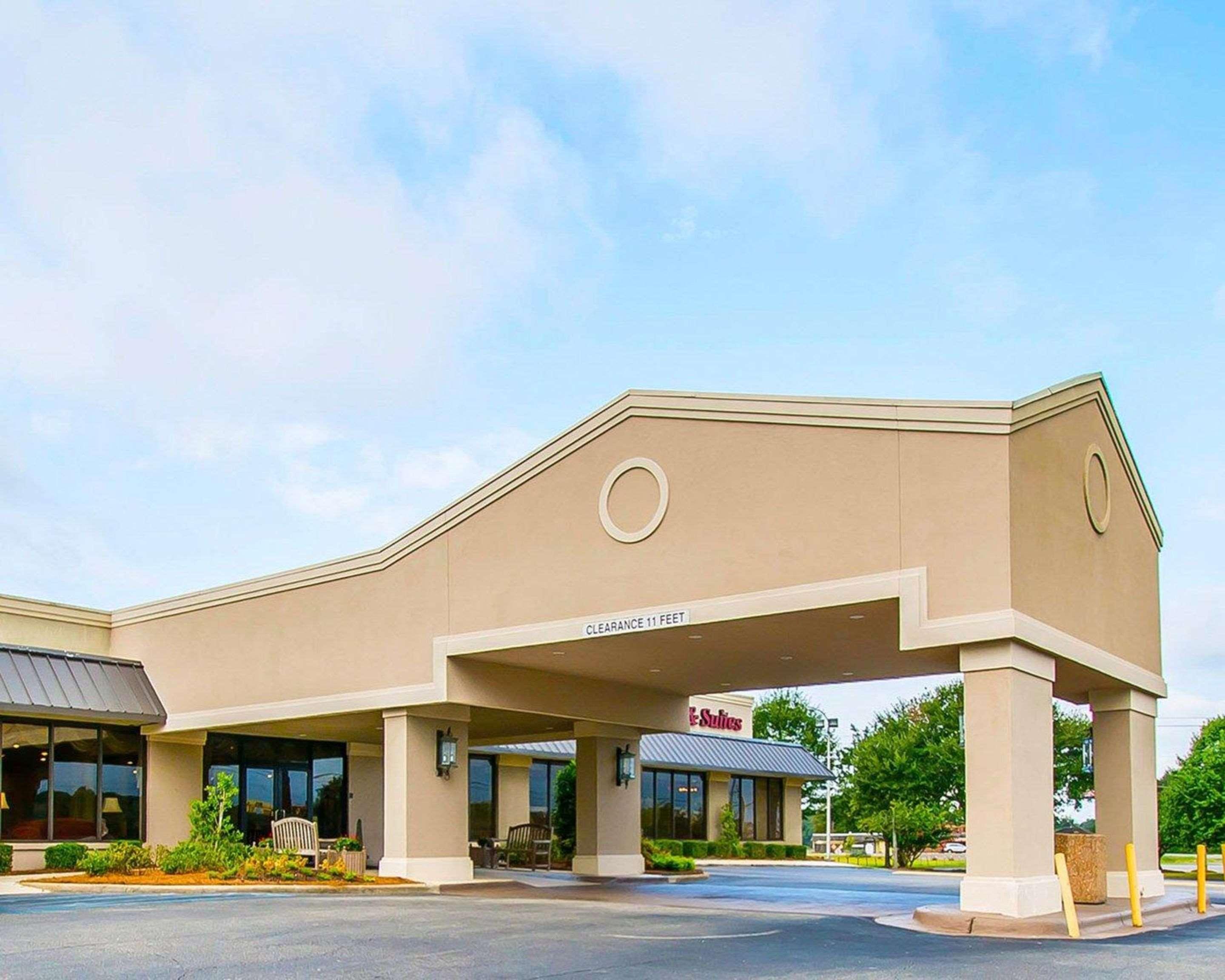 Clarion Inn & Suites Dothan South Exterior foto